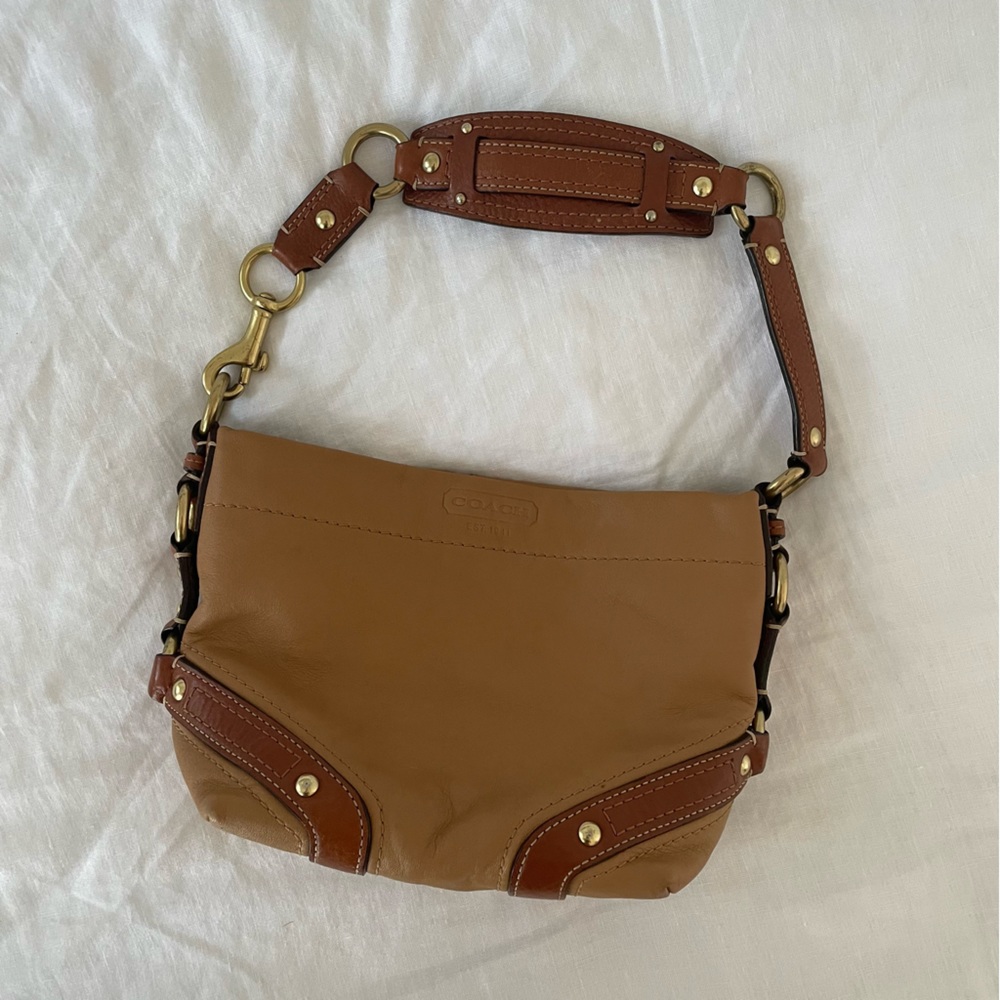 coach small leather shoulder bag